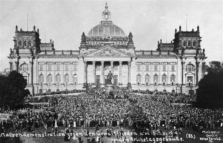 Mass_demonstration_in_front_of_the_Reichstag_against_the_Treaty_of_Versailles.jpeg